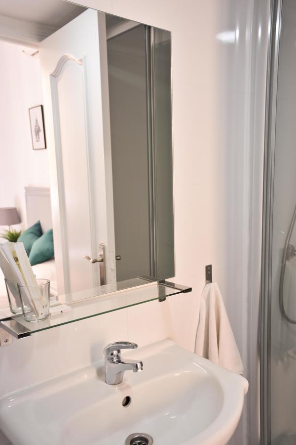Hostal Guestped Madrid Esterno foto
